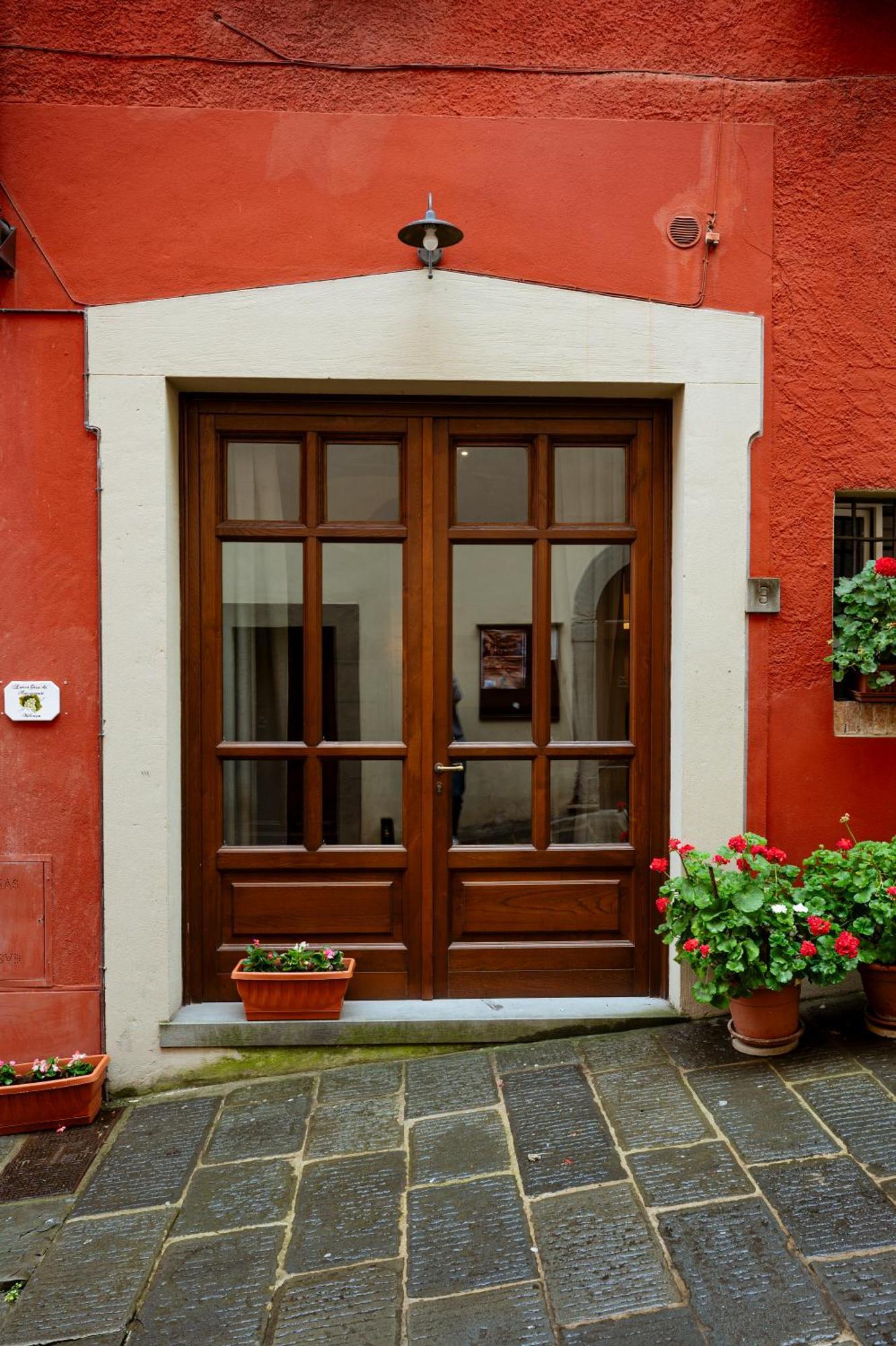 Antica Casa Dei Rassicurati Bed & Breakfast Montecarlo Exterior photo