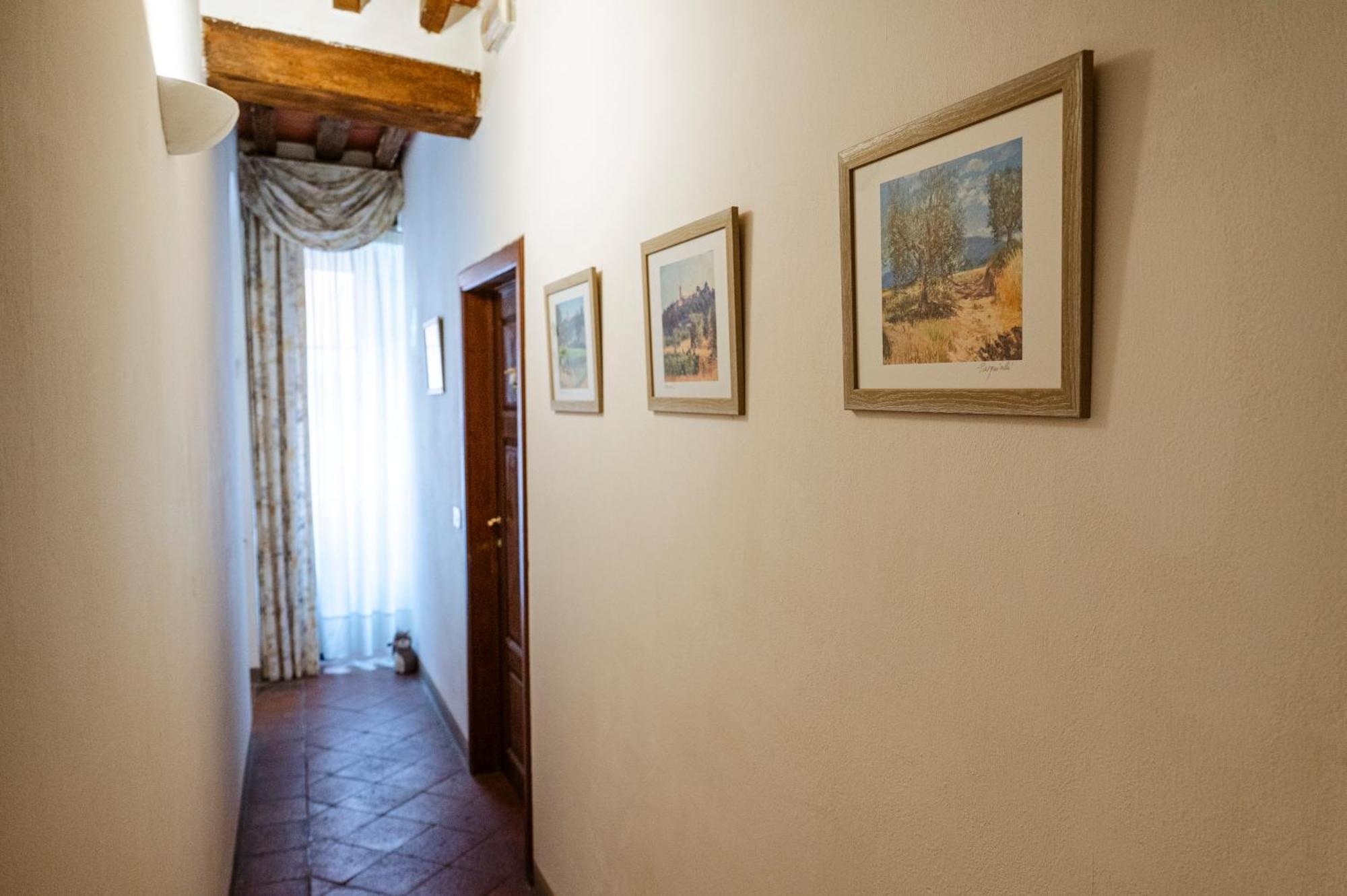 Antica Casa Dei Rassicurati Bed & Breakfast Montecarlo Exterior photo