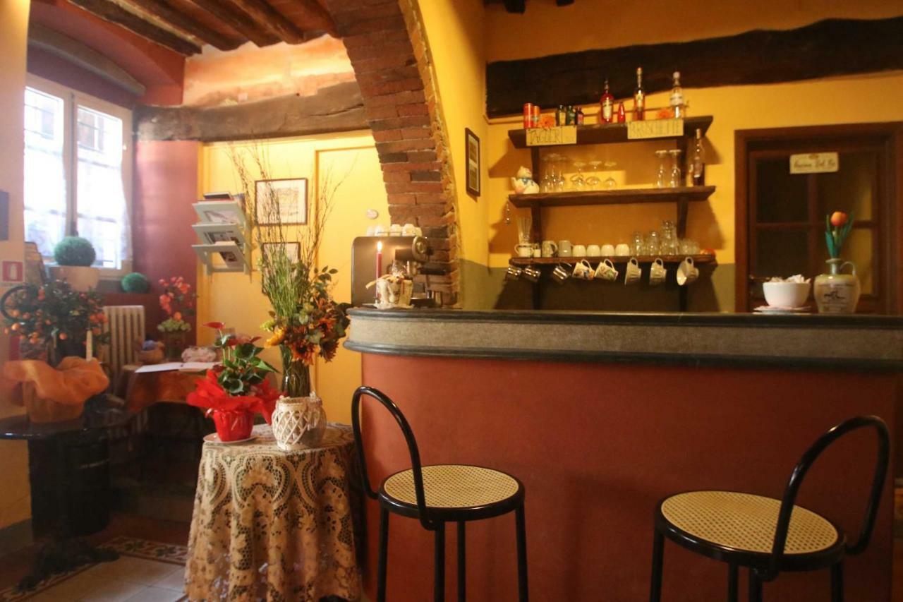 Antica Casa Dei Rassicurati Bed & Breakfast Montecarlo Exterior photo